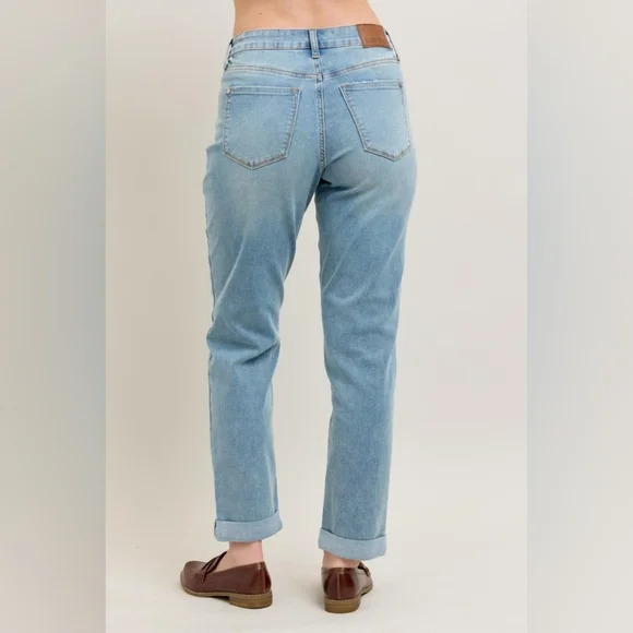 Judy Blue MR Medium Wash V Front Cuffed Boyfriend Jeans Cool Tech Various NEW - Picture 11 of 16